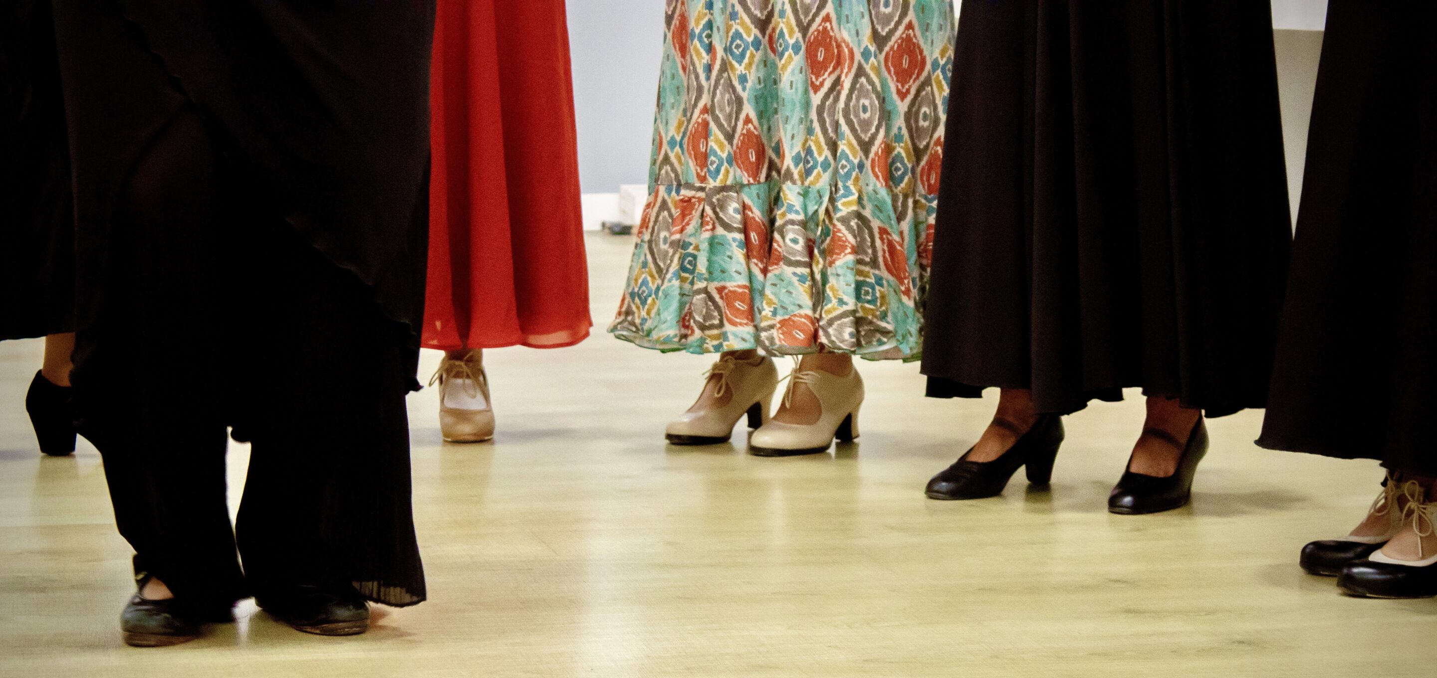 ¿Estás en Sevilla y quieres aprender sevillanas?